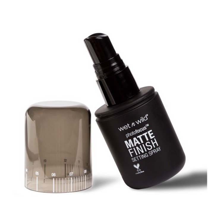 Wet And Wild Matte Finish Setting Spray (Black Edition)